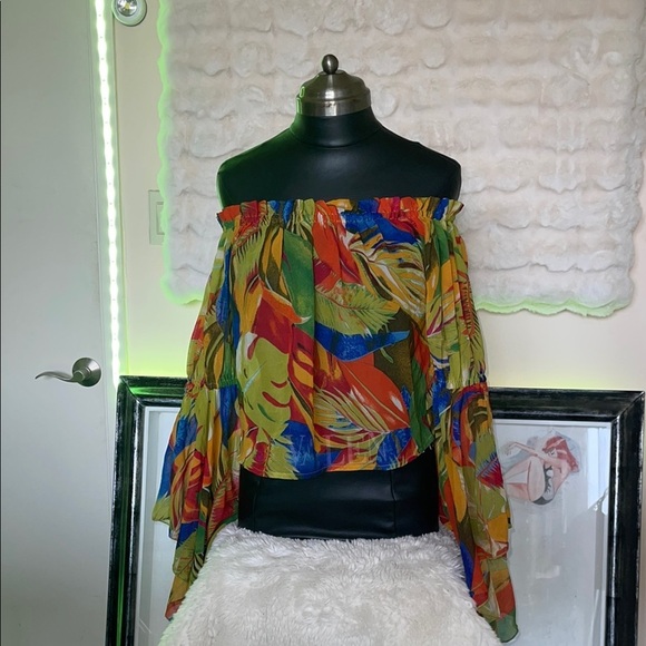 Live 4 Truth Red and Blue Off-the-Shoulder Crop Blouse - Picture 1 of 7